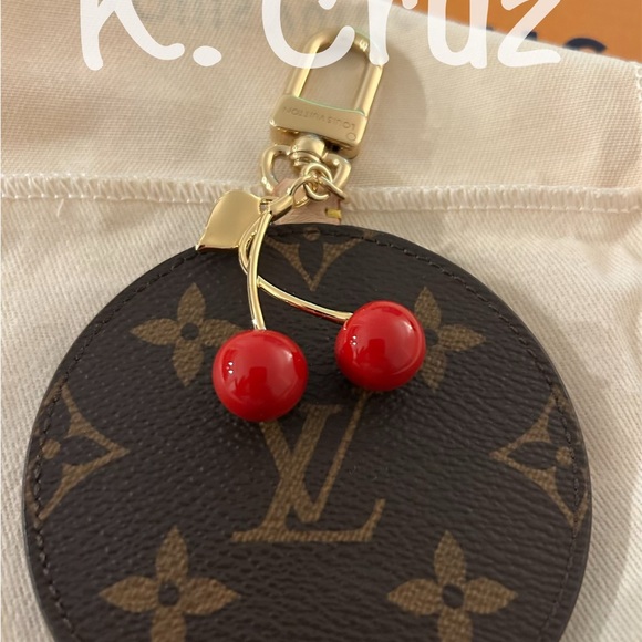 Louis Vuitton Red Mirror Keychain - Picture 7 of 9